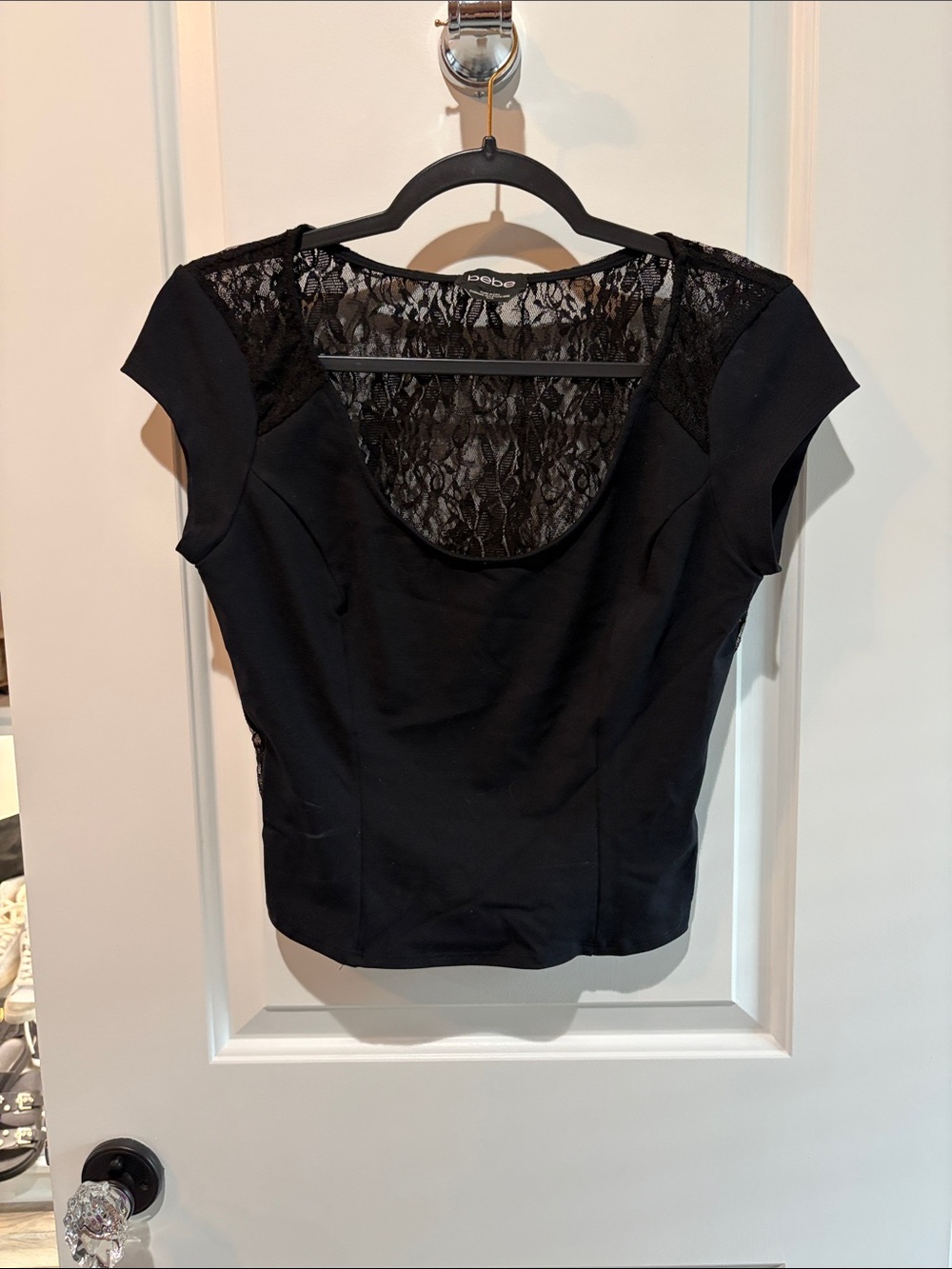 bebe Black Lace-Back Scoop Neck Cap Sleeve Crop Top